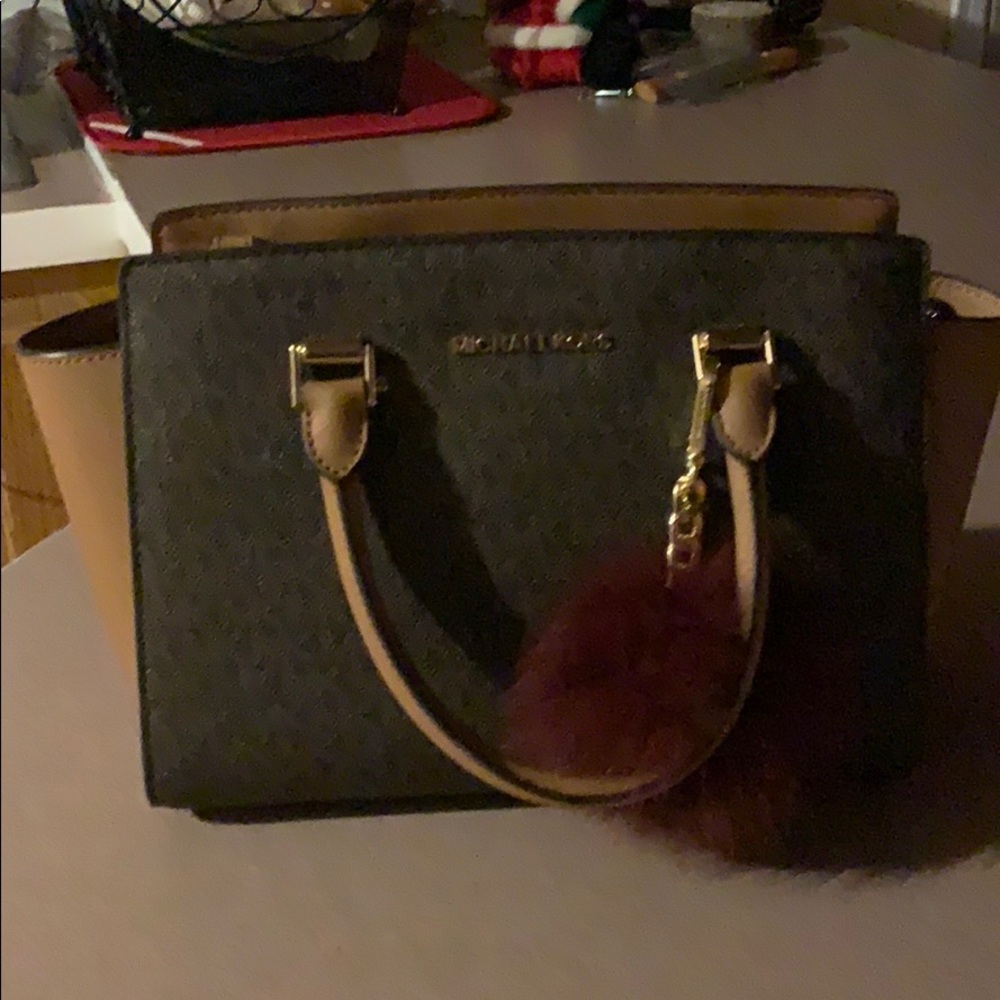 Michael Kors handbag...NWT/100 % authentic
